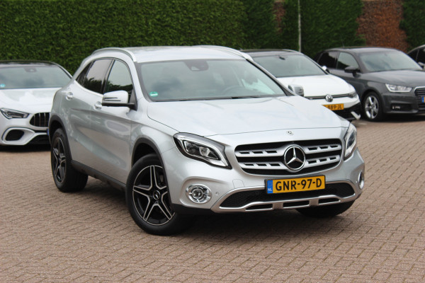 Mercedes-Benz GLA 250 4Matic Premium Plus / Trekhaak / 360Camera / Elektr. Stoelen / 19'' / Navigatie / Carbon intr. / Night / Dodehoek / Cruise Control