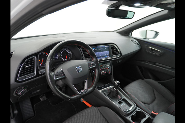 Seat Leon ST 1.5T 131pk FR Trekhaak Stoelverwarming Navi via Apple Carplay/Android Auto Navi Lmv 17" Dual-ECC Privacy Glass DAB Cruise Con Winterpack Sportstoelen Licht+Regensensor Isofix 1.400KG Trekgewicht Origineel Nederlandse Auto