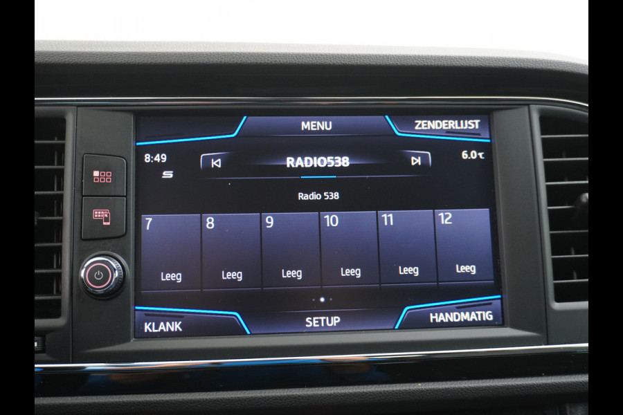 Seat Leon ST 1.5T 131pk FR Trekhaak Stoelverwarming Navi via Apple Carplay/Android Auto Navi Lmv 17" Dual-ECC Privacy Glass DAB Cruise Con Winterpack Sportstoelen Licht+Regensensor Isofix 1.400KG Trekgewicht Origineel Nederlandse Auto