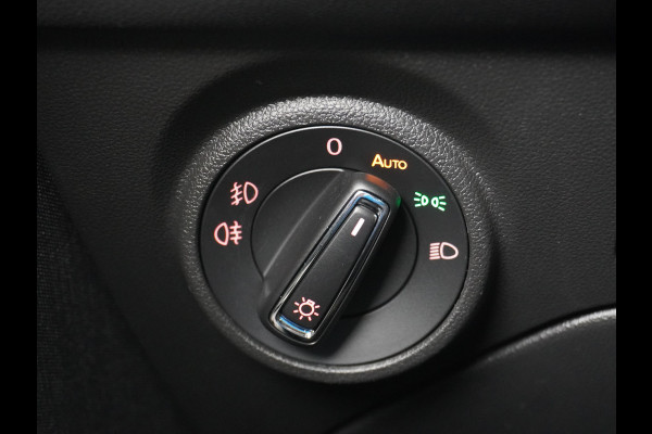 Seat Leon ST 1.5T 131pk FR Trekhaak Stoelverwarming Navi via Apple Carplay/Android Auto Navi Lmv 17" Dual-ECC Privacy Glass DAB Cruise Con Winterpack Sportstoelen Licht+Regensensor Isofix 1.400KG Trekgewicht Origineel Nederlandse Auto