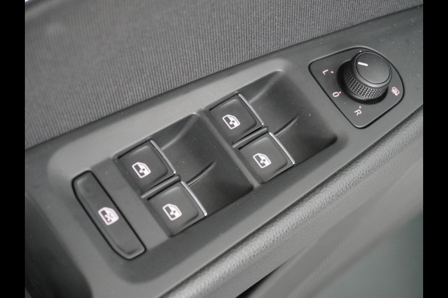 Seat Leon ST 1.5T 131pk FR Trekhaak Stoelverwarming Navi via Apple Carplay/Android Auto Navi Lmv 17" Dual-ECC Privacy Glass DAB Cruise Con Winterpack Sportstoelen Licht+Regensensor Isofix 1.400KG Trekgewicht Origineel Nederlandse Auto