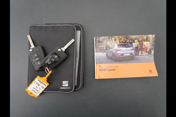 Seat Leon ST 1.5T 131pk FR Trekhaak Stoelverwarming Navi via Apple Carplay/Android Auto Navi Lmv 17" Dual-ECC Privacy Glass DAB Cruise Con Winterpack Sportstoelen Licht+Regensensor Isofix 1.400KG Trekgewicht Origineel Nederlandse Auto