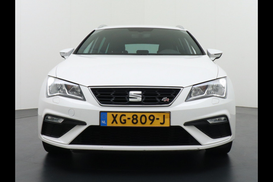 Seat Leon ST 1.5T 131pk FR Trekhaak Stoelverwarming Navi via Apple Carplay/Android Auto Navi Lmv 17" Dual-ECC Privacy Glass DAB Cruise Con Winterpack Sportstoelen Licht+Regensensor Isofix 1.400KG Trekgewicht Origineel Nederlandse Auto