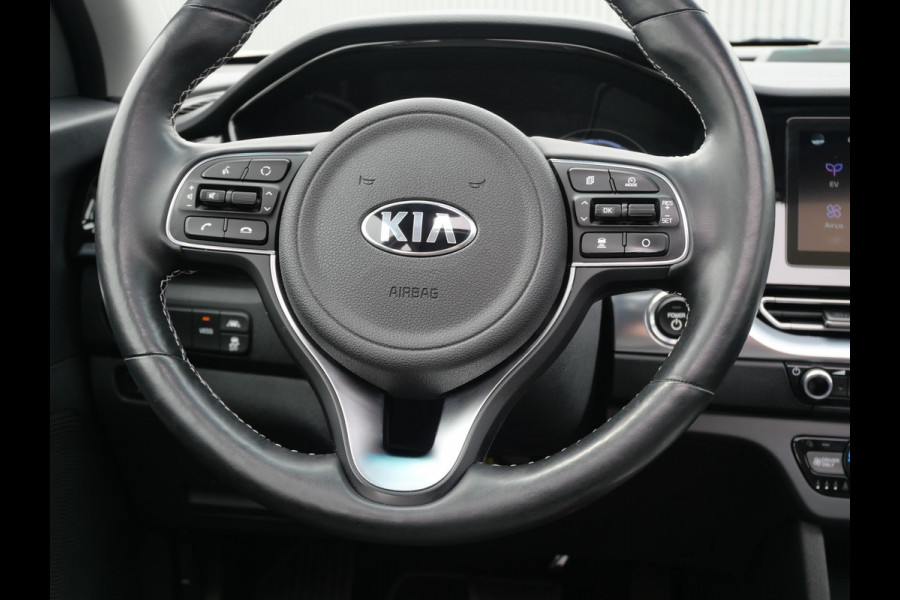 Kia e-Niro DynamicPlusLine 64 kWh | SOH 96,5% | 3Fase | Trekhaak | Stoel/Stuur verwarming |