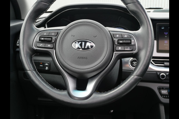 Kia e-Niro DynamicPlusLine 64 kWh | SOH 96,5% | 3Fase | Trekhaak | Stoel/Stuur verwarming |
