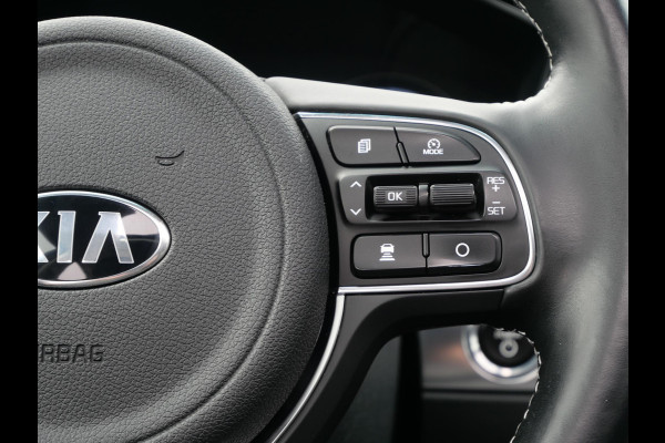 Kia e-Niro DynamicPlusLine 64 kWh | SOH 96,5% | 3Fase | Trekhaak | Stoel/Stuur verwarming |