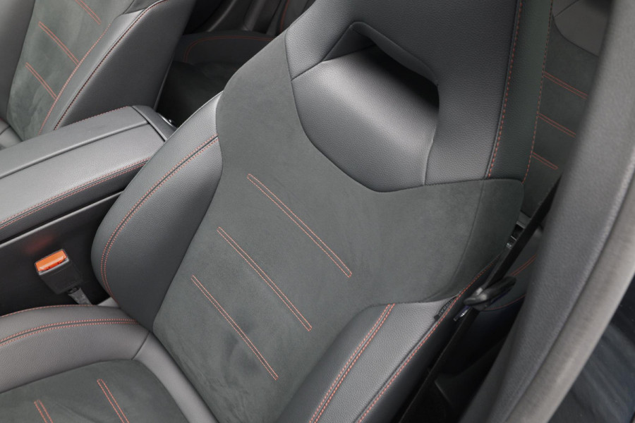 Mercedes-Benz A-Klasse 250 e AMG Line |Pano|Stuurverwarm.|Ambient|