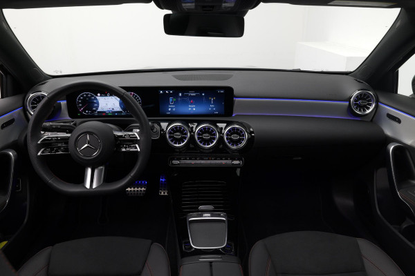 Mercedes-Benz A-Klasse 250 e AMG Line |Pano|Stuurverwarm.|Ambient|