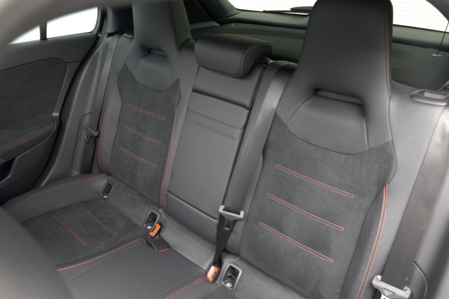 Mercedes-Benz A-Klasse 250 e AMG Line |Pano|Stuurverwarm.|Ambient|