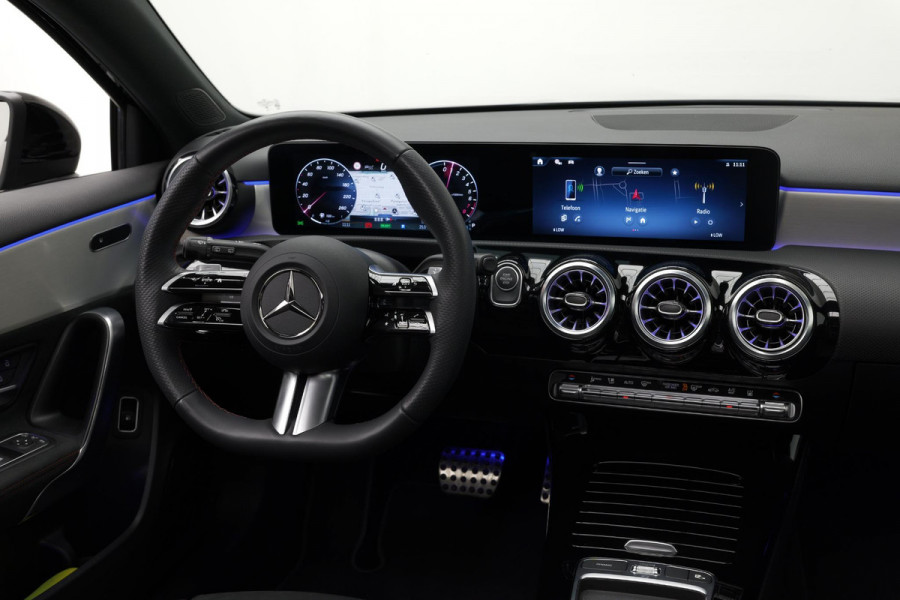 Mercedes-Benz A-Klasse 250 e AMG Line |Pano|Stuurverwarm.|Ambient|