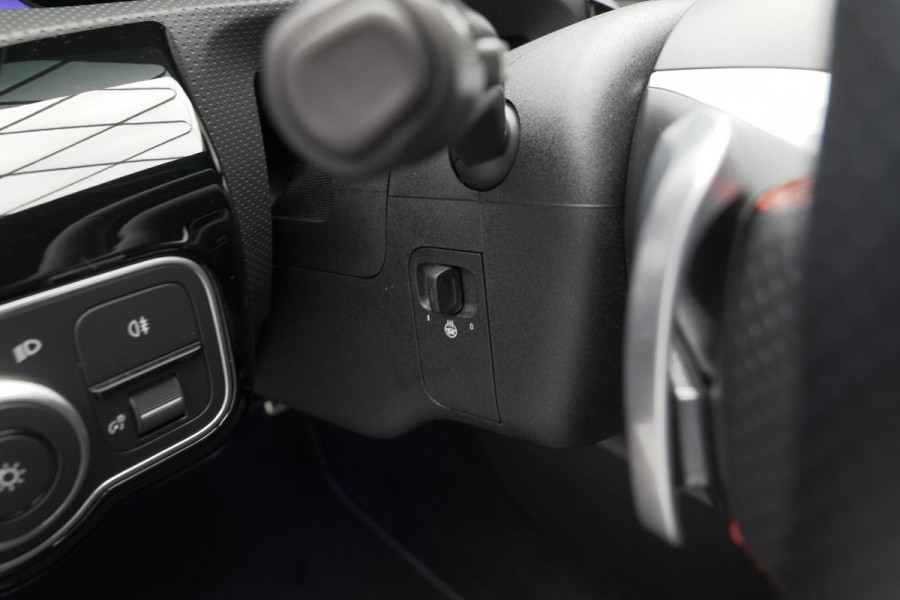 Mercedes-Benz A-Klasse 250 e AMG Line |Pano|Stuurverwarm.|Ambient|