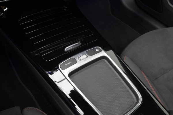 Mercedes-Benz A-Klasse 250 e AMG Line |Pano|Stuurverwarm.|Ambient|