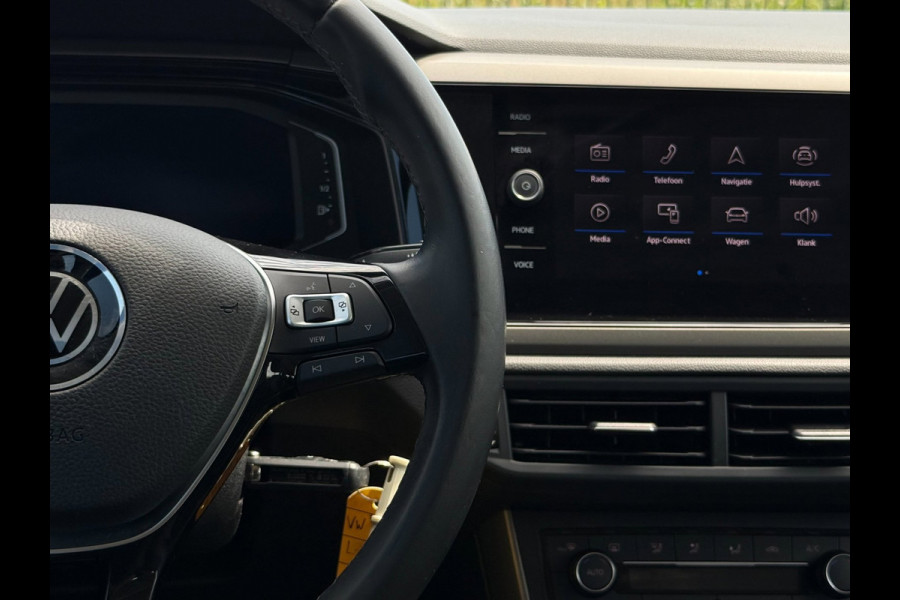 Volkswagen Polo 1.0 TSI Comfortline Business | Camera | Carplay | PDC |