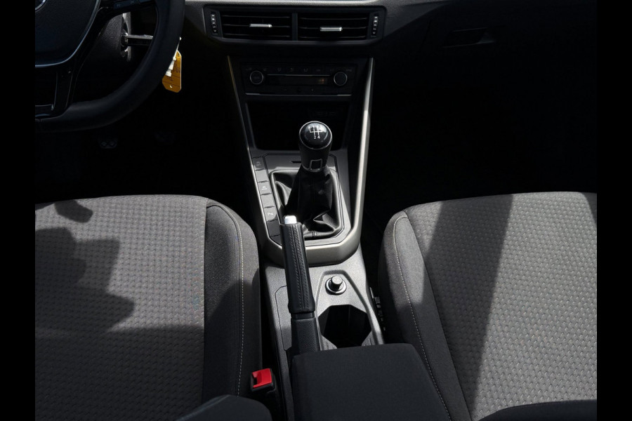 Volkswagen Polo 1.0 TSI Comfortline Business | Camera | Carplay | PDC |