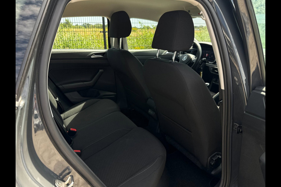 Volkswagen Polo 1.0 TSI Comfortline Business | Camera | Carplay | PDC |