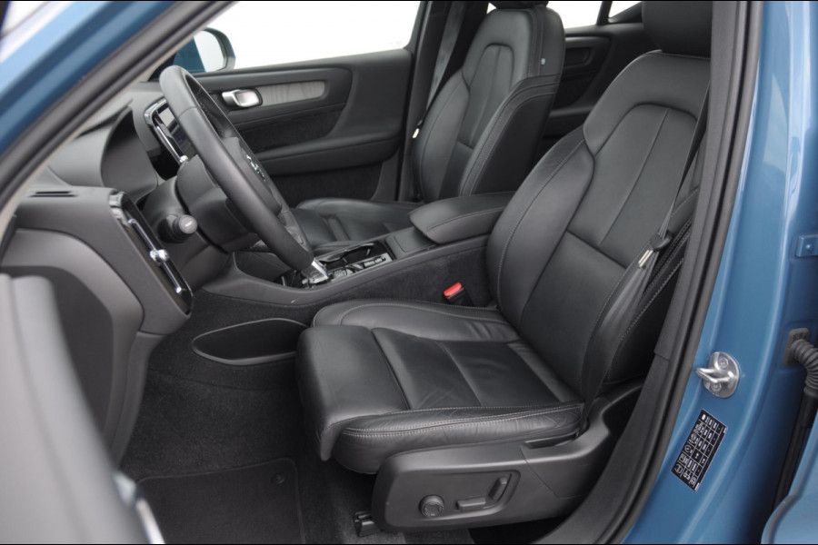 Volvo XC40 B3 177PK Automaat Ultimate Bright Panoramadak / cruise control / Camera / Elektrisch bedienbare stoelen met geheugen / Apple Carplay / Android auto /