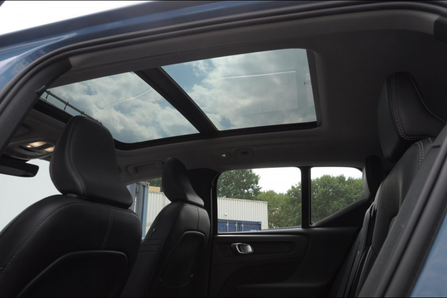 Volvo XC40 B3 177PK Automaat Ultimate Bright Panoramadak / cruise control / Camera / Elektrisch bedienbare stoelen met geheugen / Apple Carplay / Android auto /