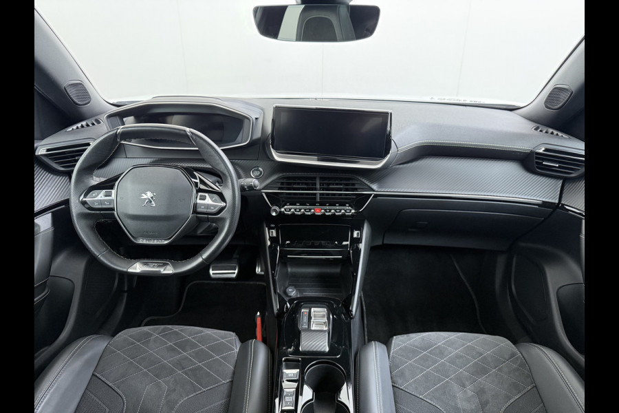 Peugeot e-2008 EV GT Pack 50kWh SOH 90% Panoramadak Trekhaak Two Tone Adap.Cruise 360°Camera Apple Carplay Android Auto 3D-Navi Ecc Pdc Keyless Regen-Lichtsensor Lane Assist Privacy Glas Lmv 18" Led Isofix Connected-Apps DAB Bluetooth 1e Eigenaar Origineel Nederlandse Auto Dealeronderhouden