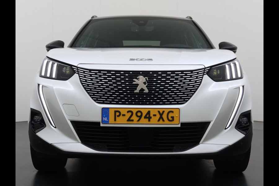 Peugeot e-2008 EV GT Pack 50kWh SOH 90% Panoramadak Trekhaak Two Tone Adap.Cruise 360°Camera Apple Carplay Android Auto 3D-Navi Ecc Pdc Keyless Regen-Lichtsensor Lane Assist Privacy Glas Lmv 18" Led Isofix Connected-Apps DAB Bluetooth 1e Eigenaar Origineel Nederlandse Auto Dealeronderhouden