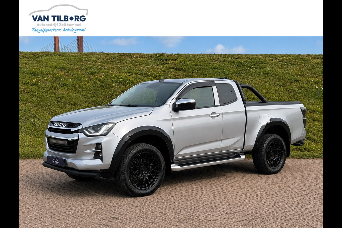Isuzu D-max 1.9 Extended Cab LSX | AUTOMAAT | LEDER | 20'' BlackRhino LMV | Pedders Suspension | Apple CarPlay / Android Auto | TH. 3500 kg | Roll Cover