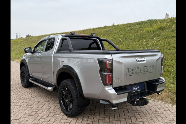 Isuzu D-max 1.9 Extended Cab LSX | AUTOMAAT | LEDER | 20'' BlackRhino LMV | Pedders Suspension | Apple CarPlay / Android Auto | TH. 3500 kg | Roll Cover