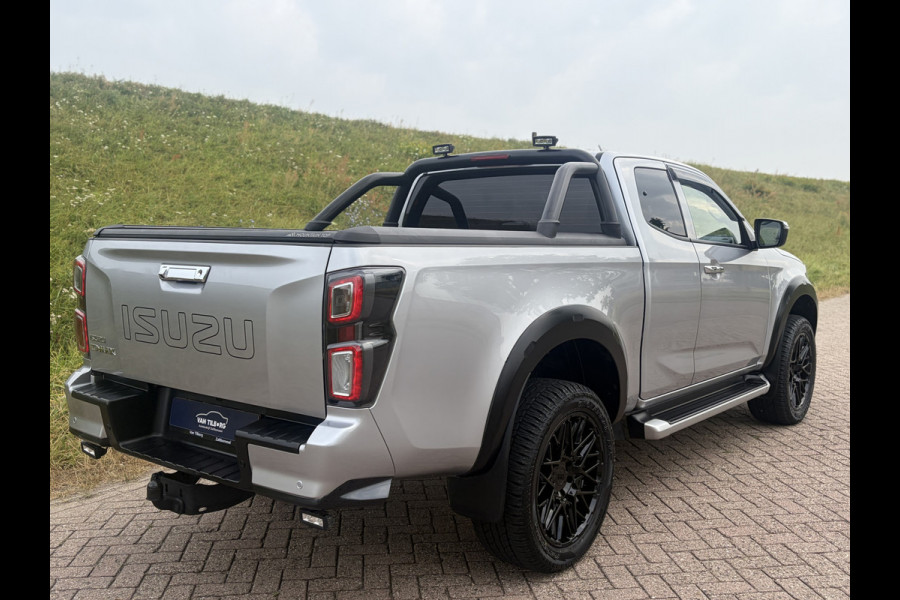 Isuzu D-max 1.9 Extended Cab LSX | AUTOMAAT | LEDER | 20'' BlackRhino LMV | Pedders Suspension | Apple CarPlay / Android Auto | TH. 3500 kg | Roll Cover