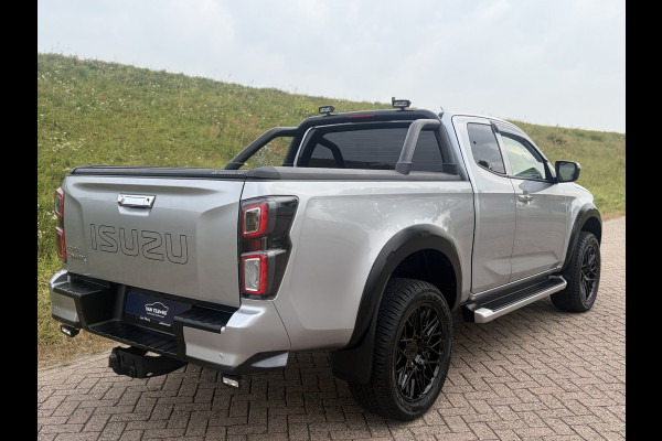 Isuzu D-max 1.9 Extended Cab LSX | AUTOMAAT | LEDER | 20'' BlackRhino LMV | Pedders Suspension | Apple CarPlay / Android Auto | TH. 3500 kg | Roll Cover