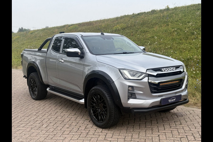 Isuzu D-max 1.9 Extended Cab LSX | AUTOMAAT | LEDER | 20'' BlackRhino LMV | Pedders Suspension | Apple CarPlay / Android Auto | TH. 3500 kg | Roll Cover