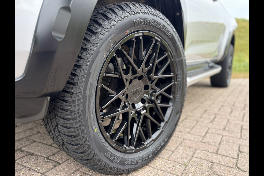 Isuzu D-max 1.9 Extended Cab LSX | AUTOMAAT | LEDER | 20'' BlackRhino LMV | Pedders Suspension | Apple CarPlay / Android Auto | TH. 3500 kg | Roll Cover