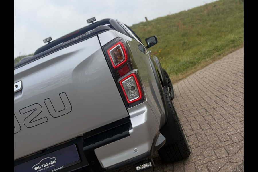 Isuzu D-max 1.9 Extended Cab LSX | AUTOMAAT | LEDER | 20'' BlackRhino LMV | Pedders Suspension | Apple CarPlay / Android Auto | TH. 3500 kg | Roll Cover