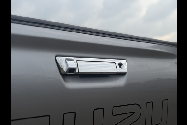 Isuzu D-max 1.9 Extended Cab LSX | AUTOMAAT | LEDER | 20'' BlackRhino LMV | Pedders Suspension | Apple CarPlay / Android Auto | TH. 3500 kg | Roll Cover