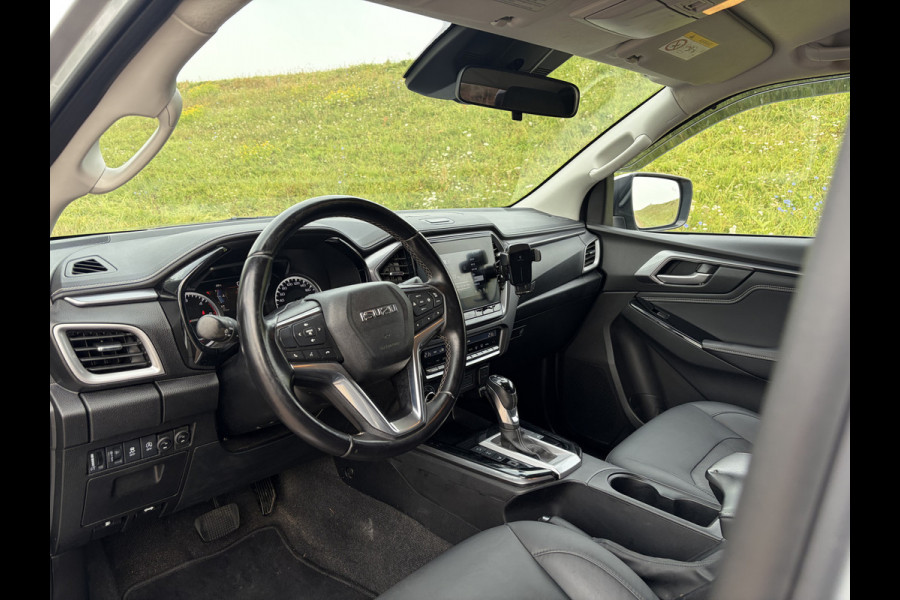 Isuzu D-max 1.9 Extended Cab LSX | AUTOMAAT | LEDER | 20'' BlackRhino LMV | Pedders Suspension | Apple CarPlay / Android Auto | TH. 3500 kg | Roll Cover