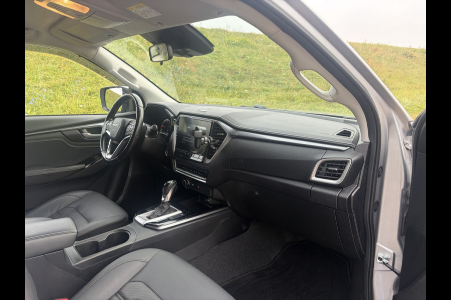 Isuzu D-max 1.9 Extended Cab LSX | AUTOMAAT | LEDER | 20'' BlackRhino LMV | Pedders Suspension | Apple CarPlay / Android Auto | TH. 3500 kg | Roll Cover