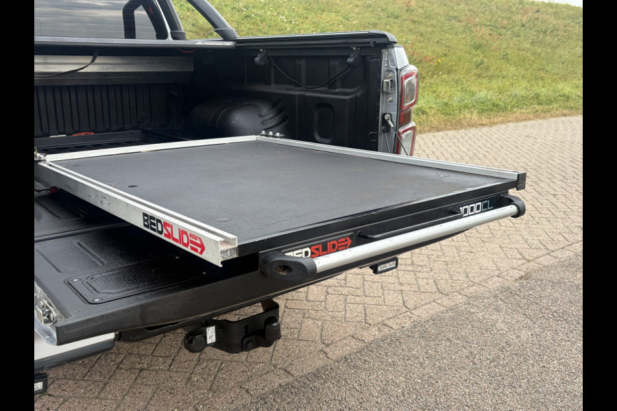 Isuzu D-max 1.9 Extended Cab LSX | AUTOMAAT | LEDER | 20'' BlackRhino LMV | Pedders Suspension | Apple CarPlay / Android Auto | TH. 3500 kg | Roll Cover
