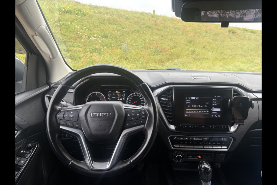 Isuzu D-max 1.9 Extended Cab LSX | AUTOMAAT | LEDER | 20'' BlackRhino LMV | Pedders Suspension | Apple CarPlay / Android Auto | TH. 3500 kg | Roll Cover