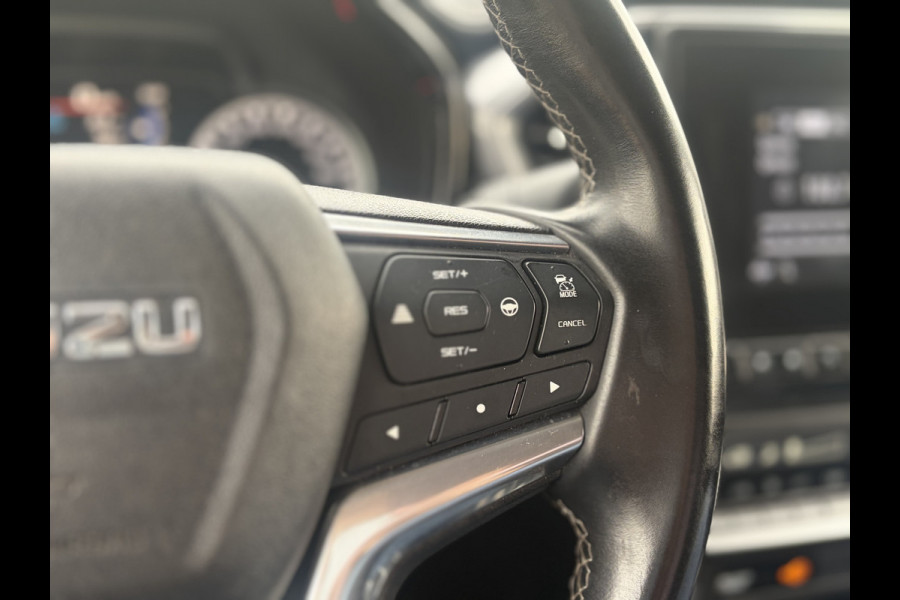 Isuzu D-max 1.9 Extended Cab LSX | AUTOMAAT | LEDER | 20'' BlackRhino LMV | Pedders Suspension | Apple CarPlay / Android Auto | TH. 3500 kg | Roll Cover