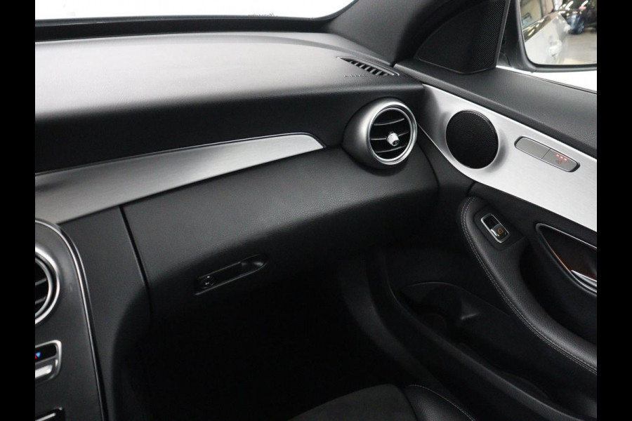 Mercedes-Benz C-Klasse Estate 180 Business Solution | Panoramadak | Half leder | Stoelverwarming | Virtueel dashboard | 360 Camera | Park assist | Climate control | Cruise control |