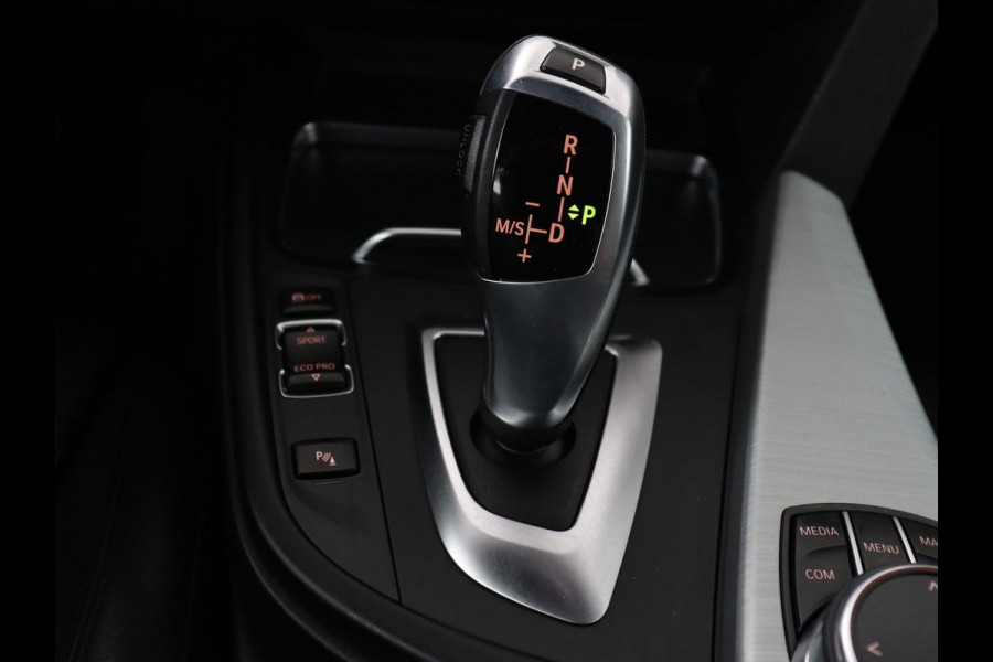 BMW 4 Serie Coupé 418i High Executive M-sport | Stoelverwarming | Leder | Cruise control | Park assist | Sfeerverlichting | Climate control | Navigatie |