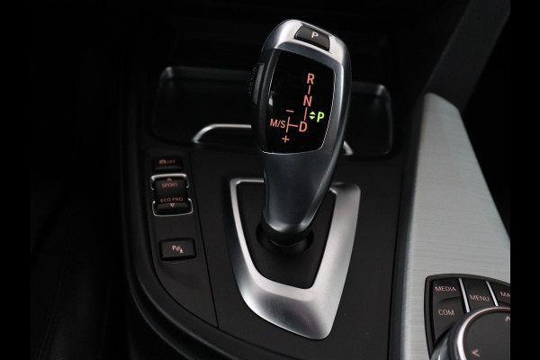 BMW 4 Serie Coupé 418i High Executive M-sport | Stoelverwarming | Leder | Cruise control | Park assist | Sfeerverlichting | Climate control | Navigatie |