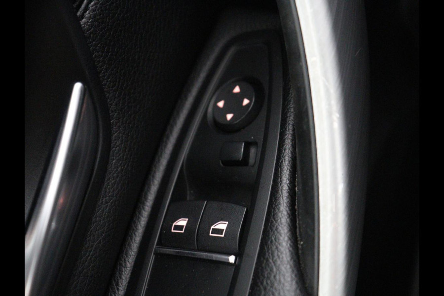 BMW 4 Serie Coupé 418i High Executive M-sport | Stoelverwarming | Leder | Cruise control | Park assist | Sfeerverlichting | Climate control | Navigatie |