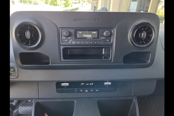 Mercedes-Benz eSprinter eSprinter L2H2 55 kWh Airco Achteruitrijcamera 270 gr doordraai deuren