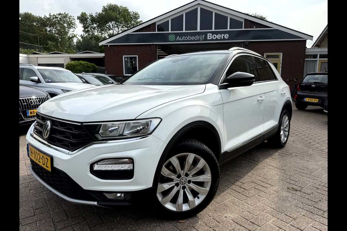 Volkswagen T-Roc 1.5 TSI 150pk Style Business Camera, 17''Lmv, Stoelverwarming