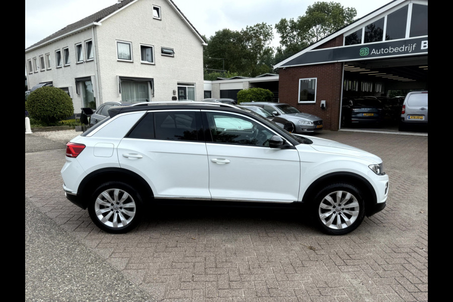 Volkswagen T-Roc 1.5 TSI 150pk Style Business Camera, 17''Lmv, Stoelverwarming