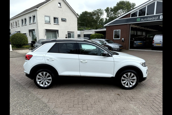 Volkswagen T-Roc 1.5 TSI 150pk Style Business Camera, 17''Lmv, Stoelverwarming