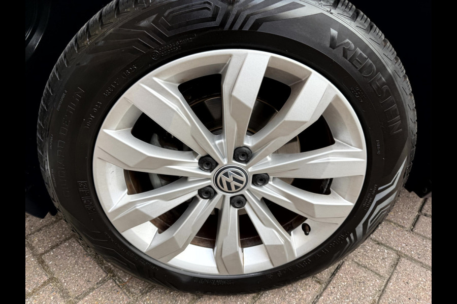 Volkswagen T-Roc 1.5 TSI 150pk Style Business Camera, 17''Lmv, Stoelverwarming