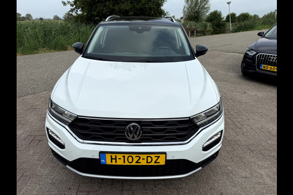 Volkswagen T-Roc 1.5 TSI 150pk Style Business Camera, 17''Lmv, Stoelverwarming