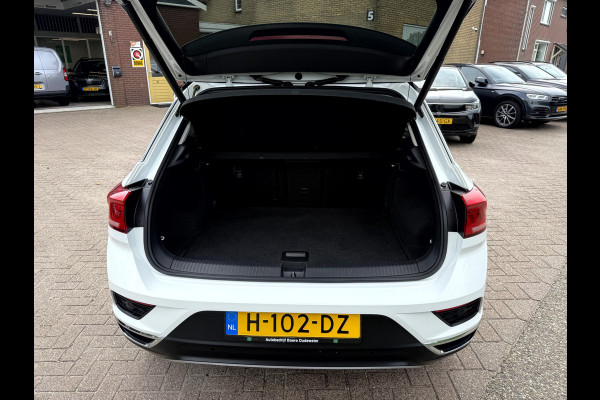 Volkswagen T-Roc 1.5 TSI 150pk Style Business Camera, 17''Lmv, Stoelverwarming