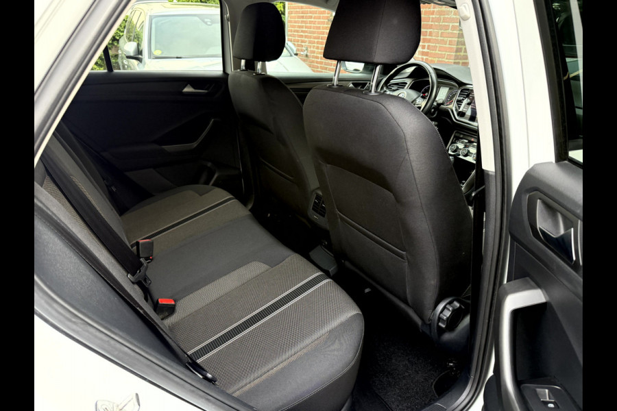 Volkswagen T-Roc 1.5 TSI 150pk Style Business Camera, 17''Lmv, Stoelverwarming