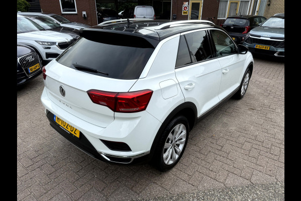 Volkswagen T-Roc 1.5 TSI 150pk Style Business Camera, 17''Lmv, Stoelverwarming