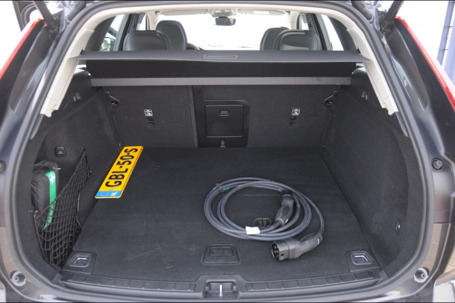 Volvo XC60 T6 350PK Automaat Plus Dark 360 camera / elektrisch bedienbare voorstoelen / Memory seats / stoelverwarming voor en achter/ stuurverwarming / BLIS
